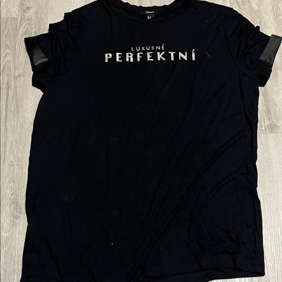 Forever 21 Black Graphic Tee - Picture 1 of 2